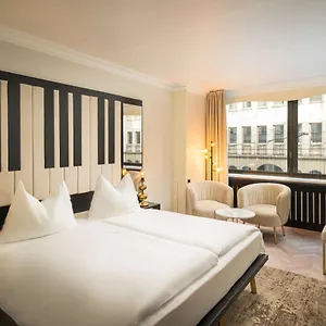 Elaya Center 4* Vienne